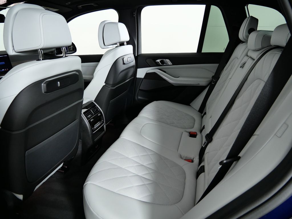 Thumbnail: 2026 BMW X5 - 33