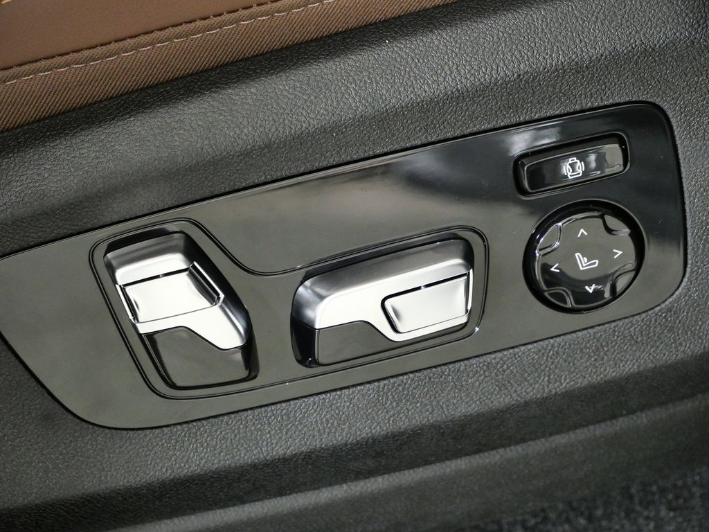 Thumbnail: 2026 BMW X5 - 22