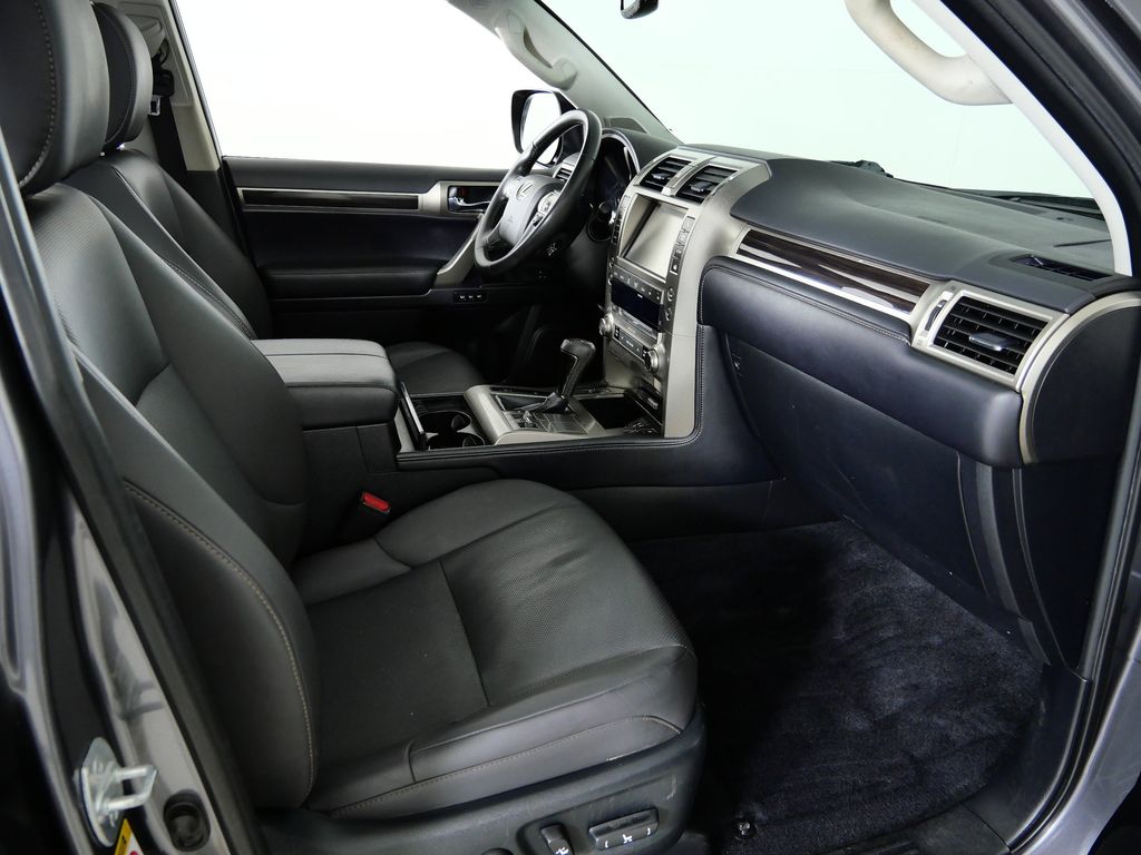 Thumbnail: 2018 Lexus GX - 19