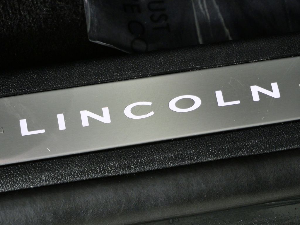 Thumbnail: 2023 Lincoln Aviator - 24