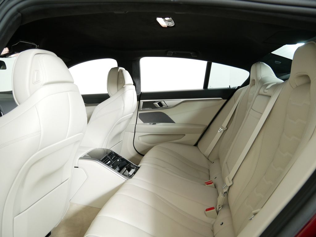 2022 BMW 8 Series M850i xDrive 31