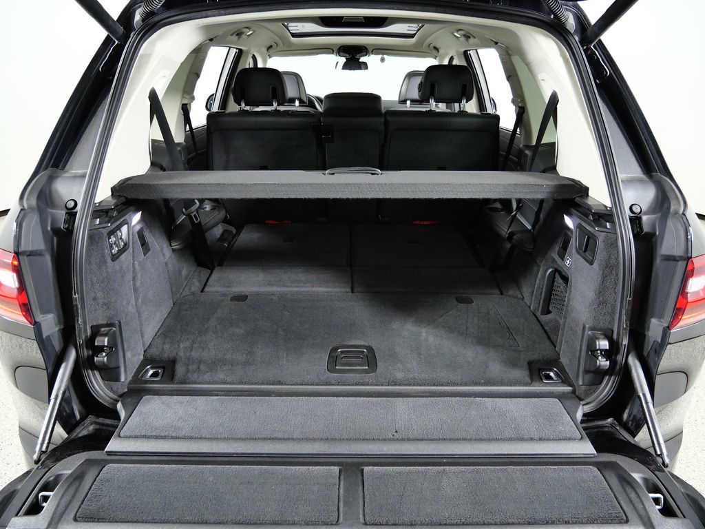 Thumbnail: 2020 BMW X7 - 28