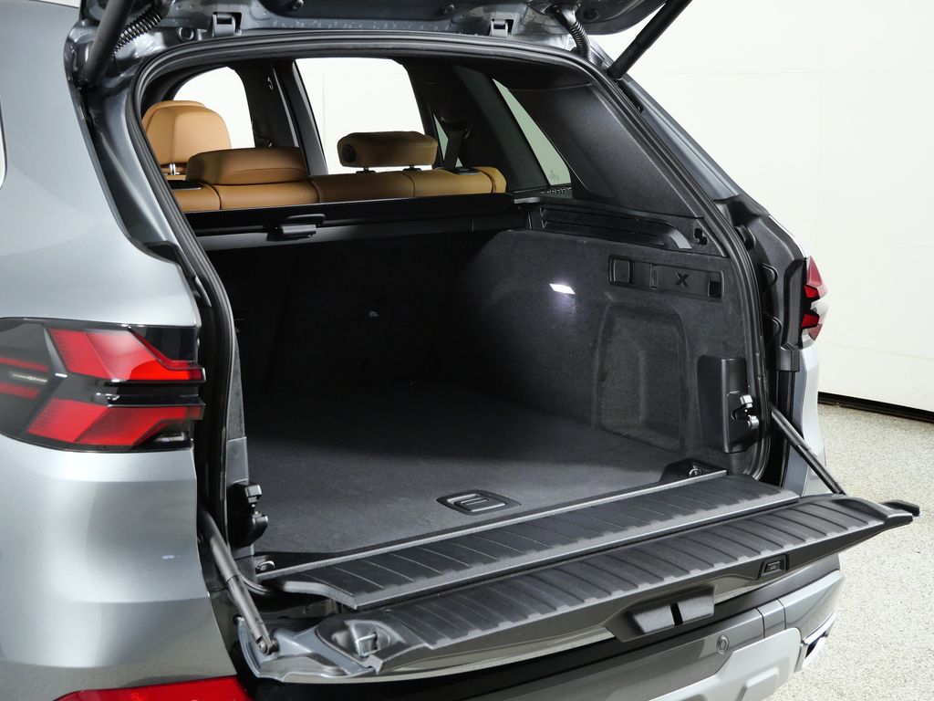 Thumbnail: 2026 BMW X5 - 29