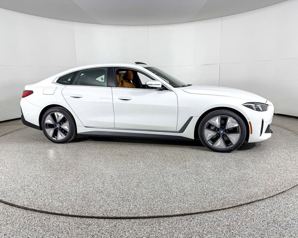 Thumbnail: 2025 BMW i4 - 5