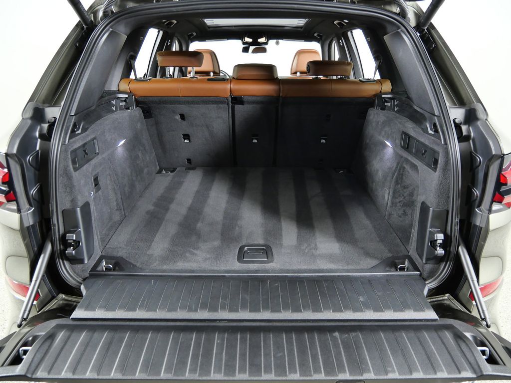 Thumbnail: 2025 BMW X5 - 33