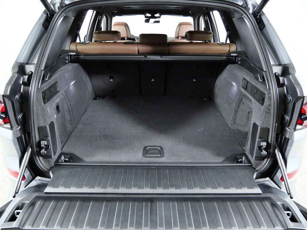 Thumbnail: 2026 BMW X5 - 28