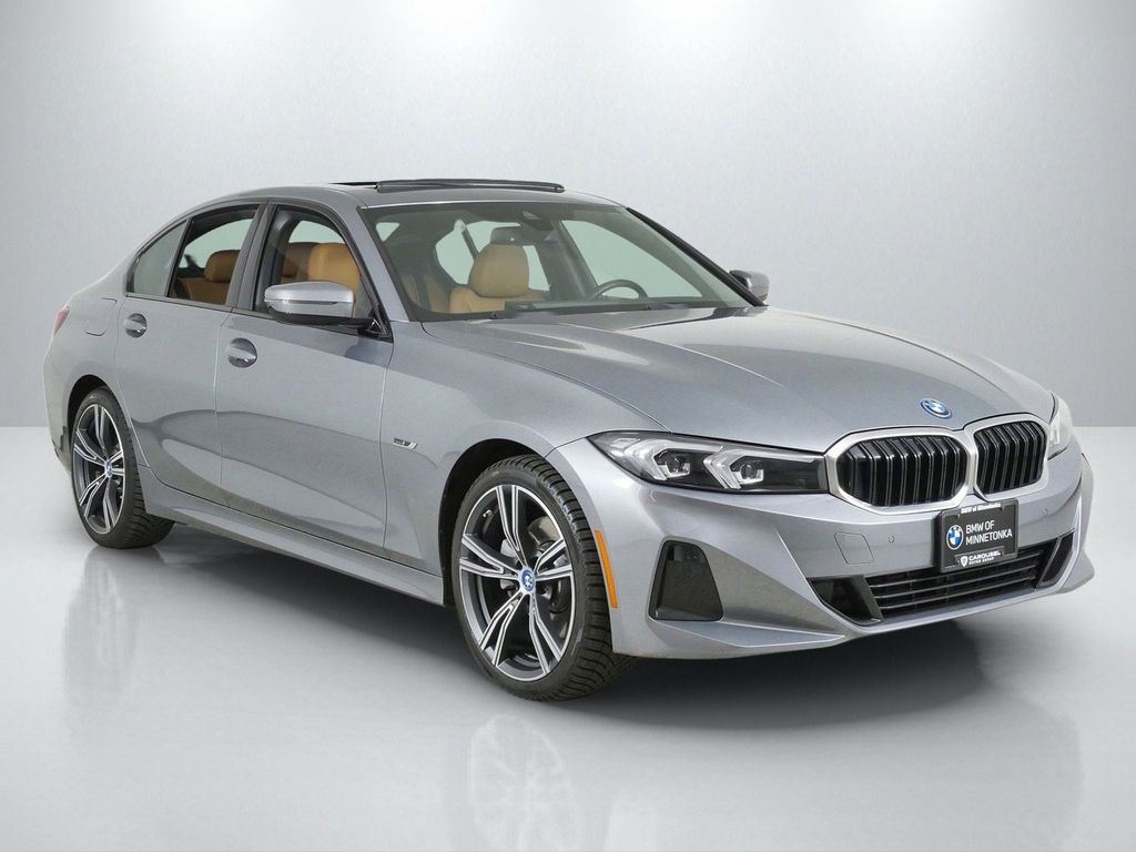 Thumbnail: 2023 BMW 3 Series - 7