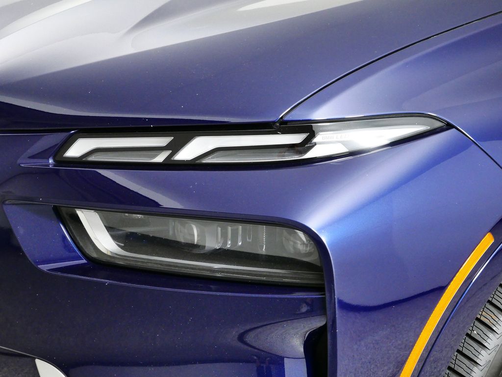 Thumbnail: 2024 BMW X7 - 16