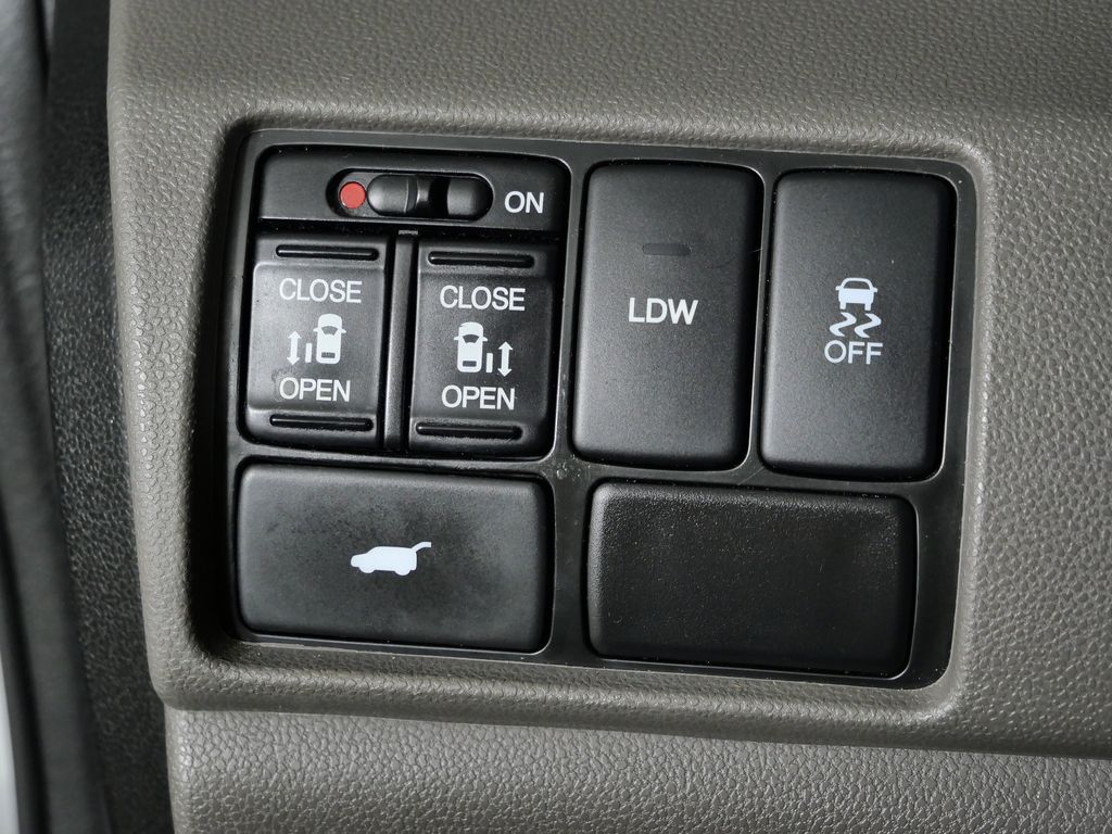 Thumbnail: 2014 Honda Odyssey - 40