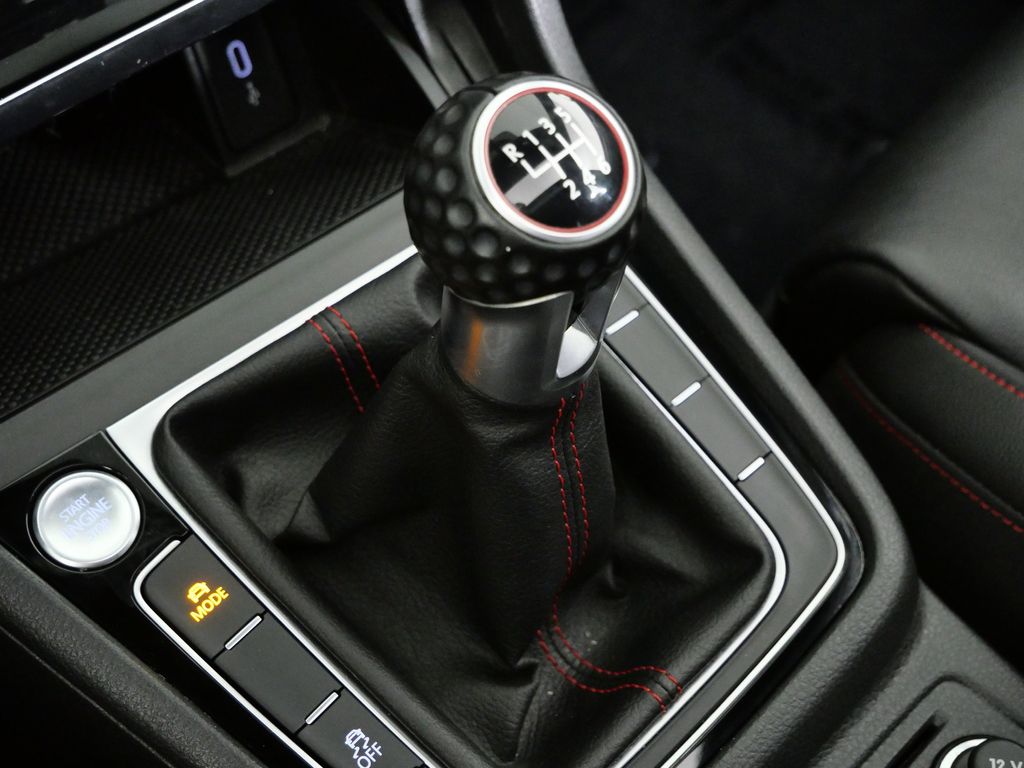 Thumbnail: 2021 Volkswagen Golf - 43