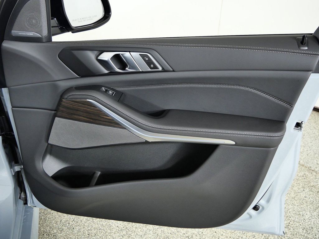 Thumbnail: 2026 BMW X5 - 19
