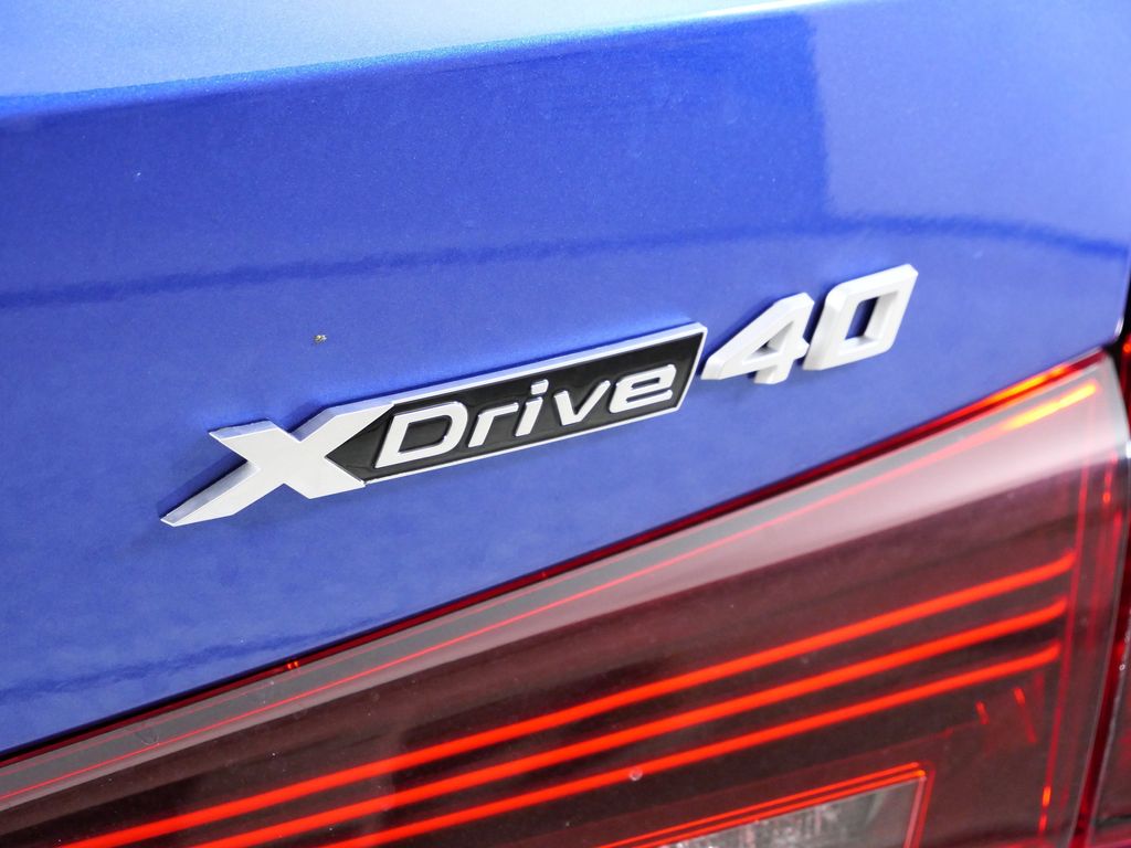 Thumbnail: 2025 BMW i4 - 12