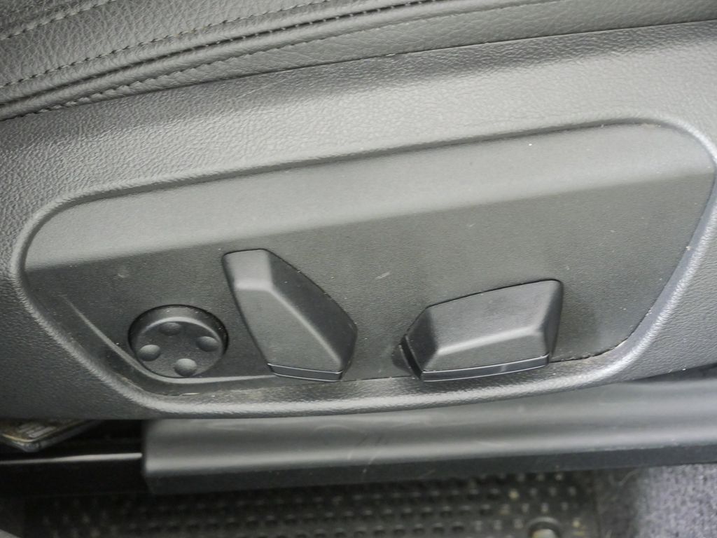 Thumbnail: 2021 BMW X2 - 23