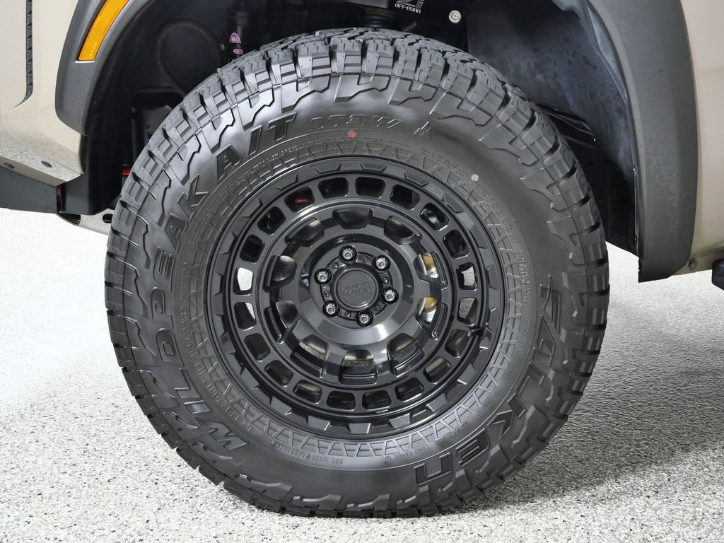 Thumbnail: 2023 Nissan Frontier - 18