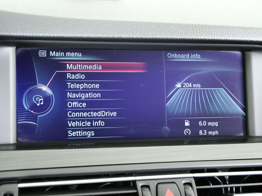 Thumbnail: 2013 BMW M5 - 42