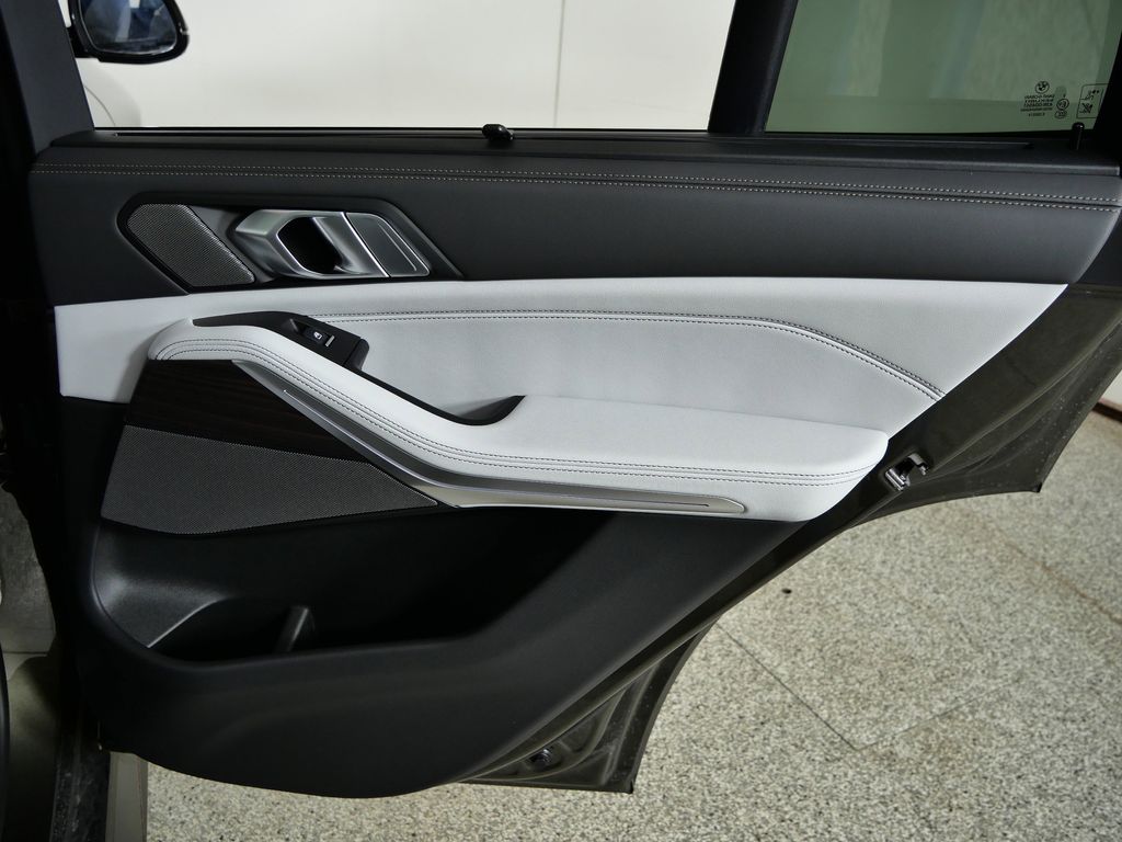 Thumbnail: 2026 BMW X5 - 25