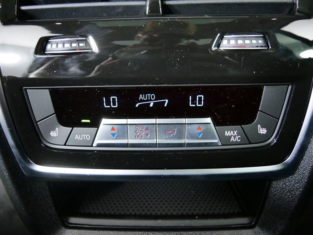 Thumbnail: 2025 BMW X7 - 33