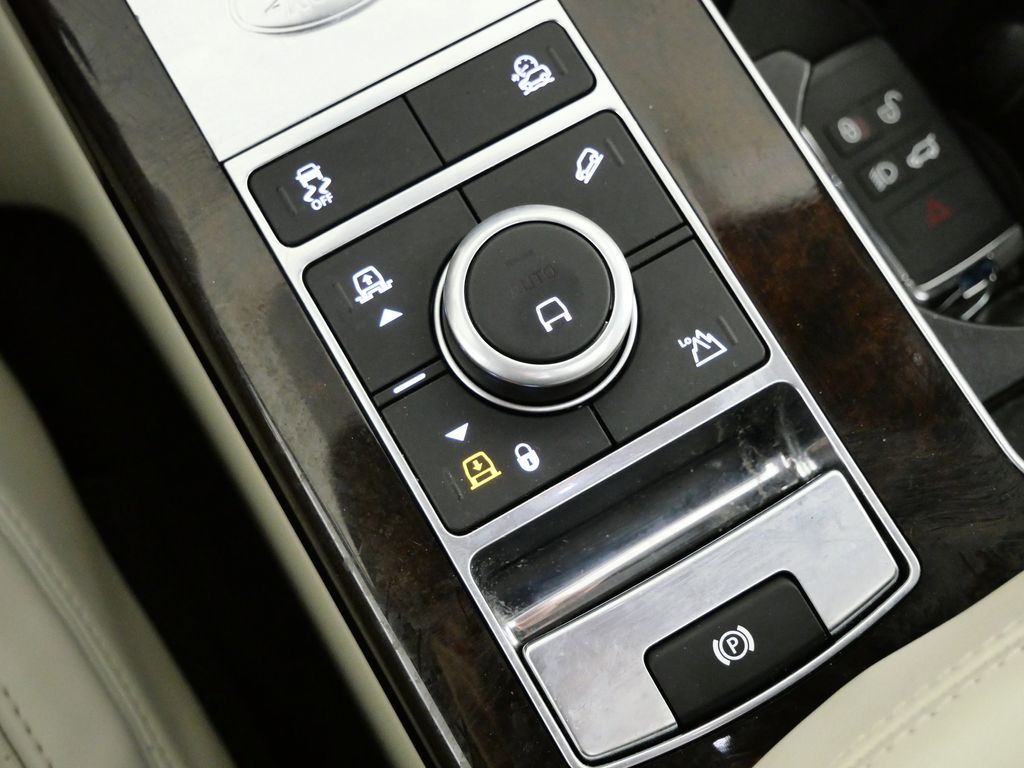 Thumbnail: 2022 Land Rover Range Rover - 47