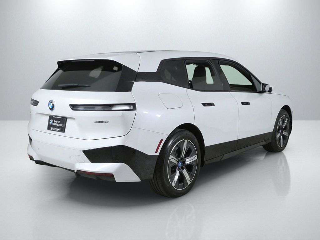 Thumbnail: 2024 BMW iX - 10