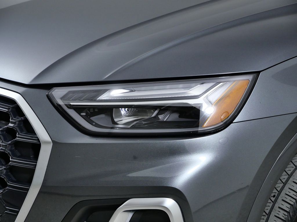 Thumbnail: 2023 Audi Q5 - 4