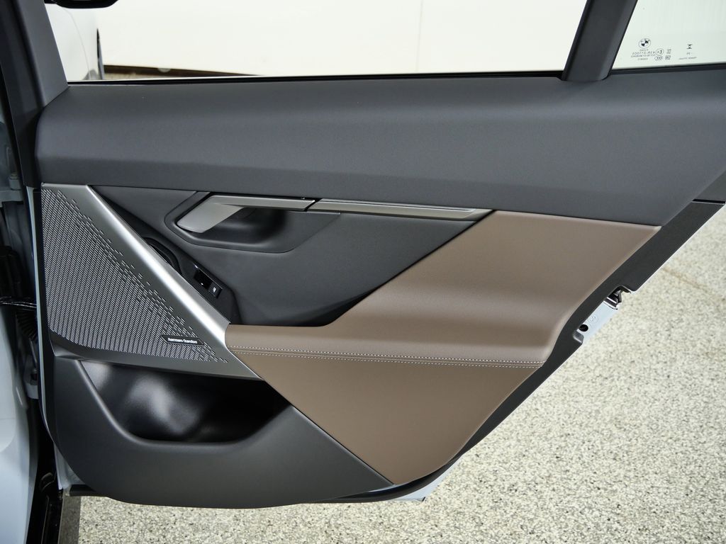 Thumbnail: 2026 BMW 5 Series - 23