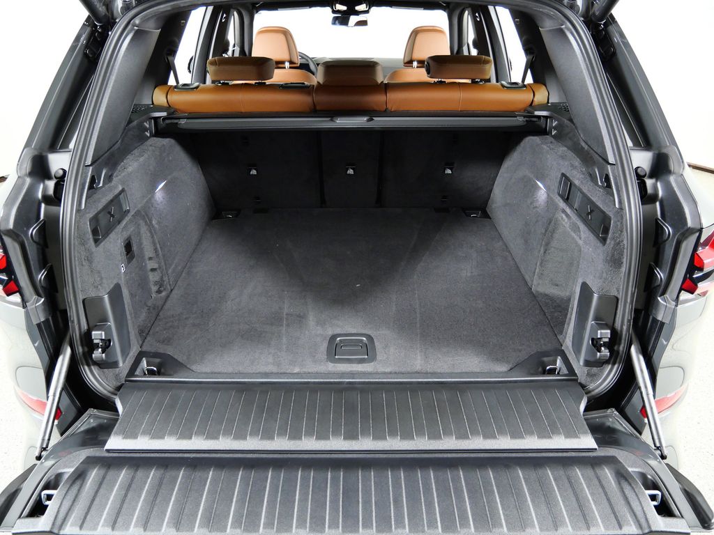 Thumbnail: 2026 BMW X5 - 28