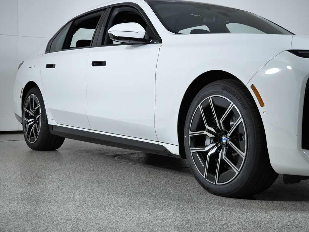 Thumbnail: 2025 BMW 7 Series - 6