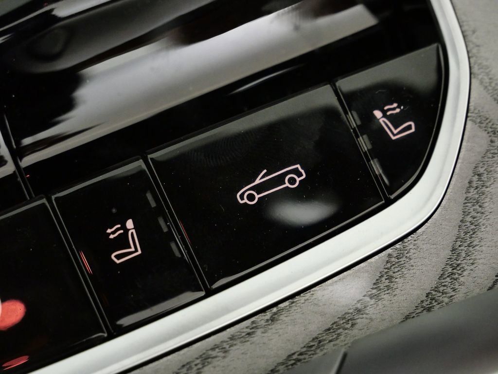 Thumbnail: 2026 BMW 8 Series - 50