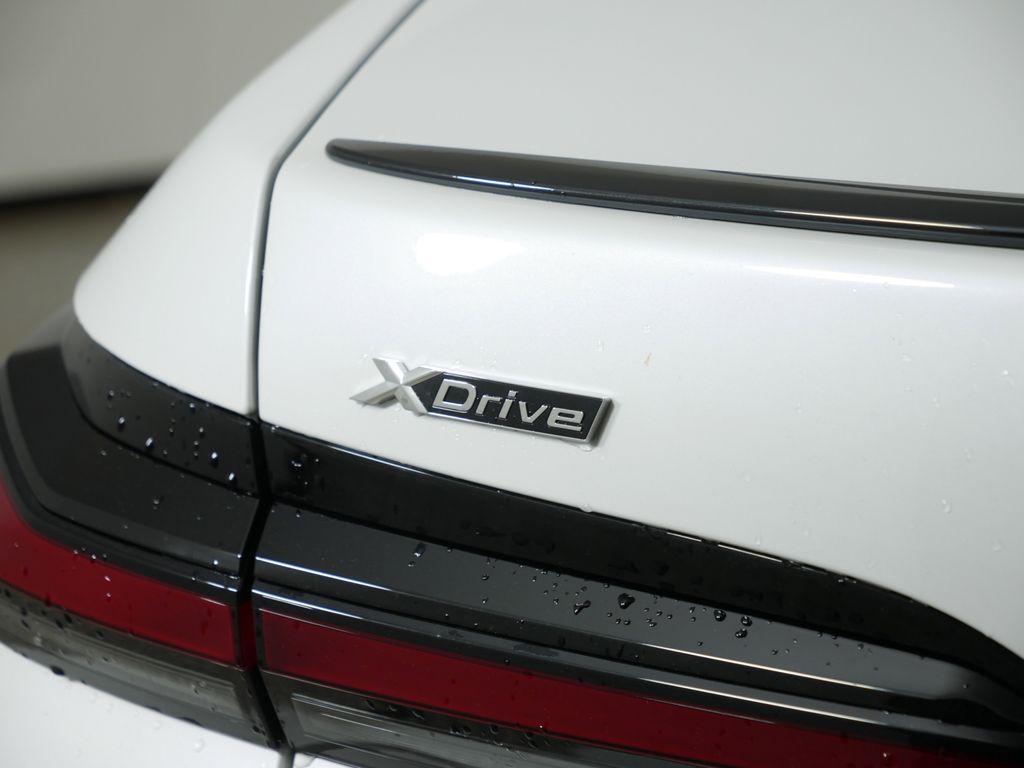 Thumbnail: 2025 BMW 7 Series - 12
