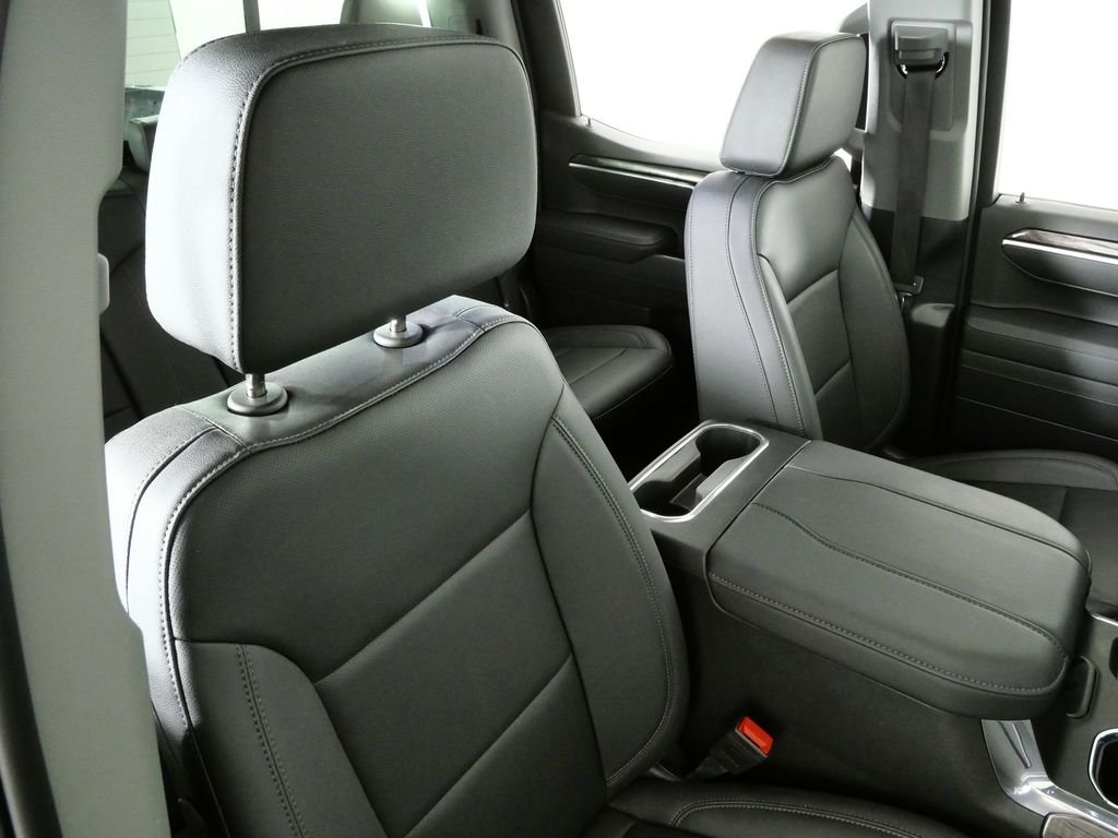 Thumbnail: 2025 Chevrolet Silverado 1500 - 24