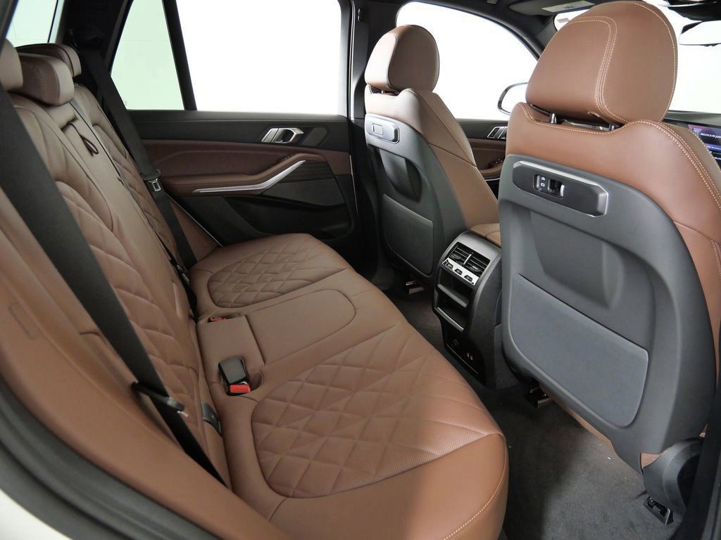 Thumbnail: 2026 BMW X5 - 27