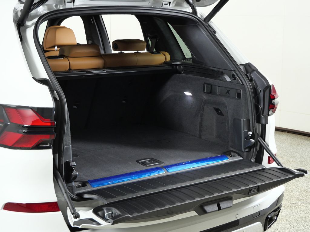 Thumbnail: 2026 BMW X5 - 29