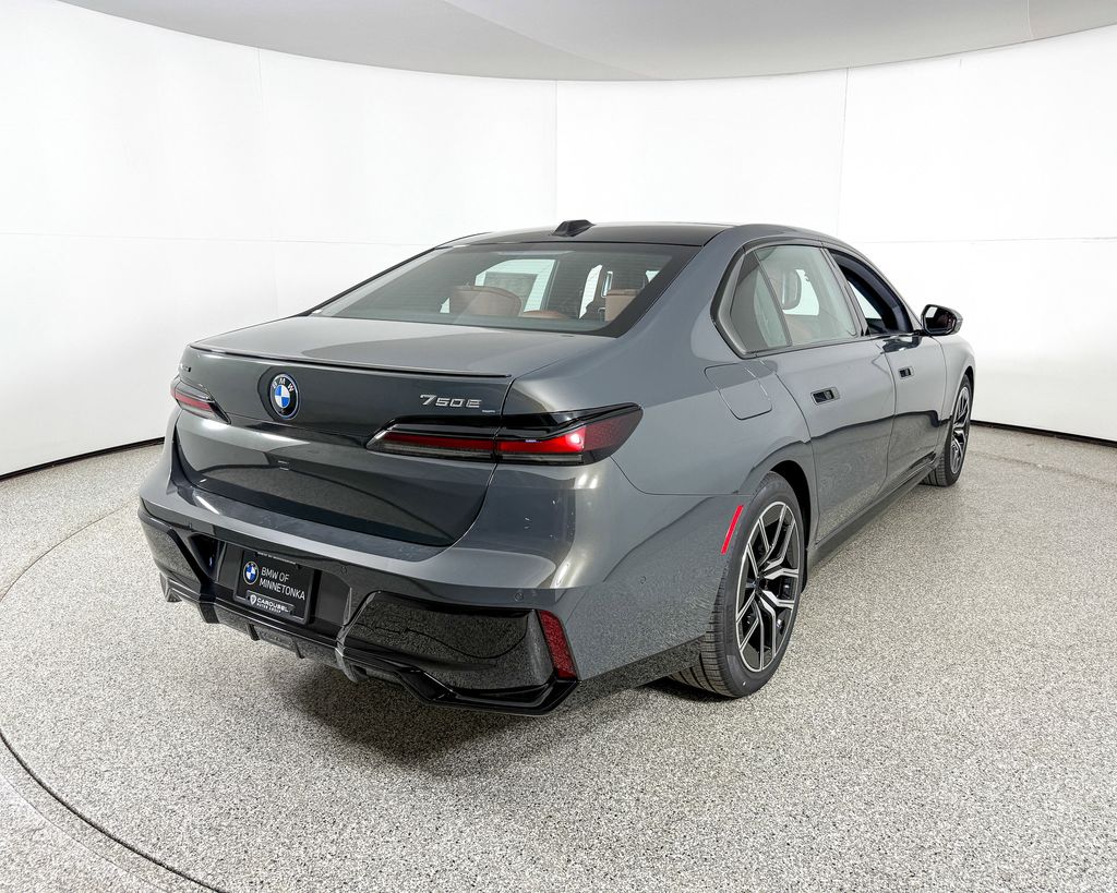 Thumbnail: 2025 BMW 7 Series - 2