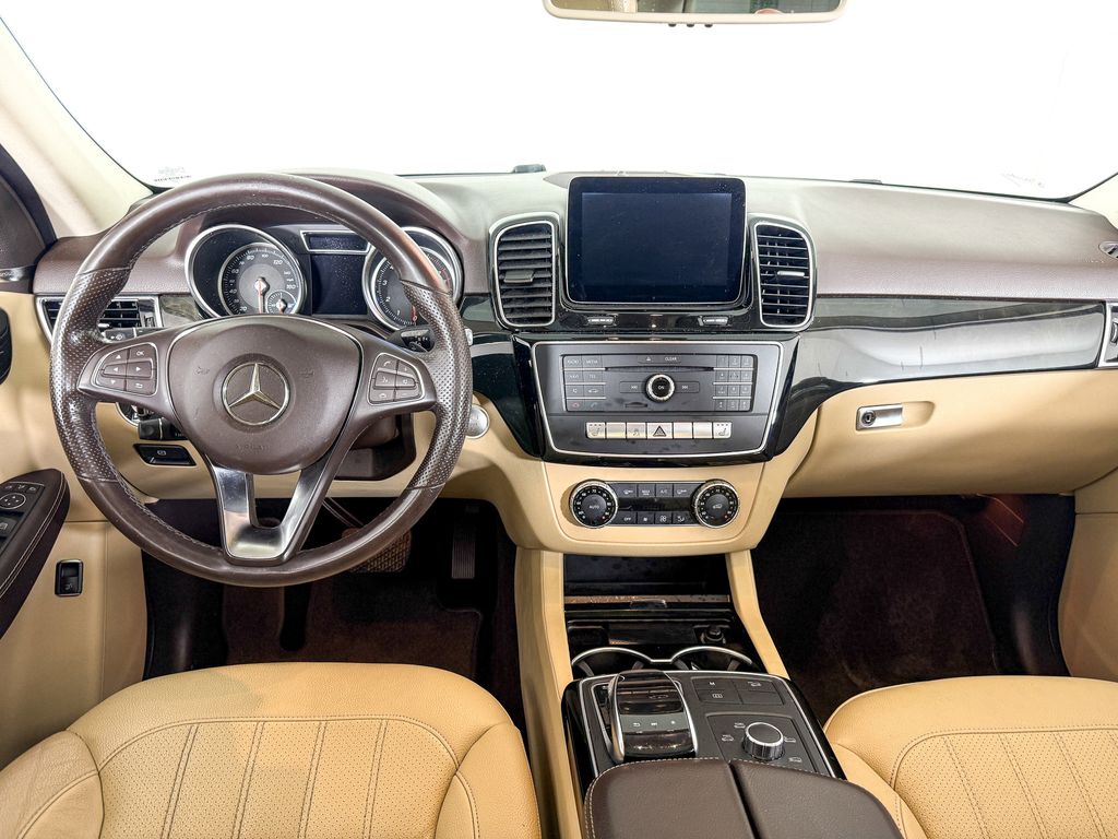 Thumbnail: 2017 Mercedes-Benz GLE - 9