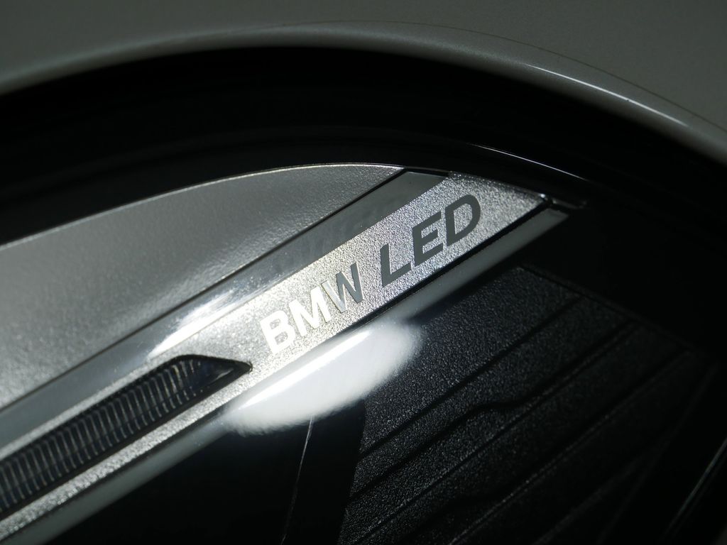 2023 BMW X6 xDrive40i 21