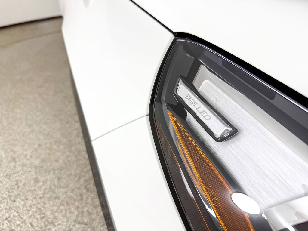 Thumbnail: 2025 BMW X1 - 10