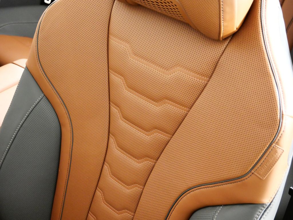 Thumbnail: 2026 BMW 8 Series - 36