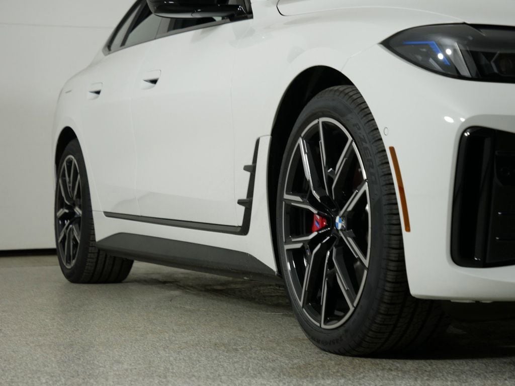 Thumbnail: 2025 BMW i4 - 7