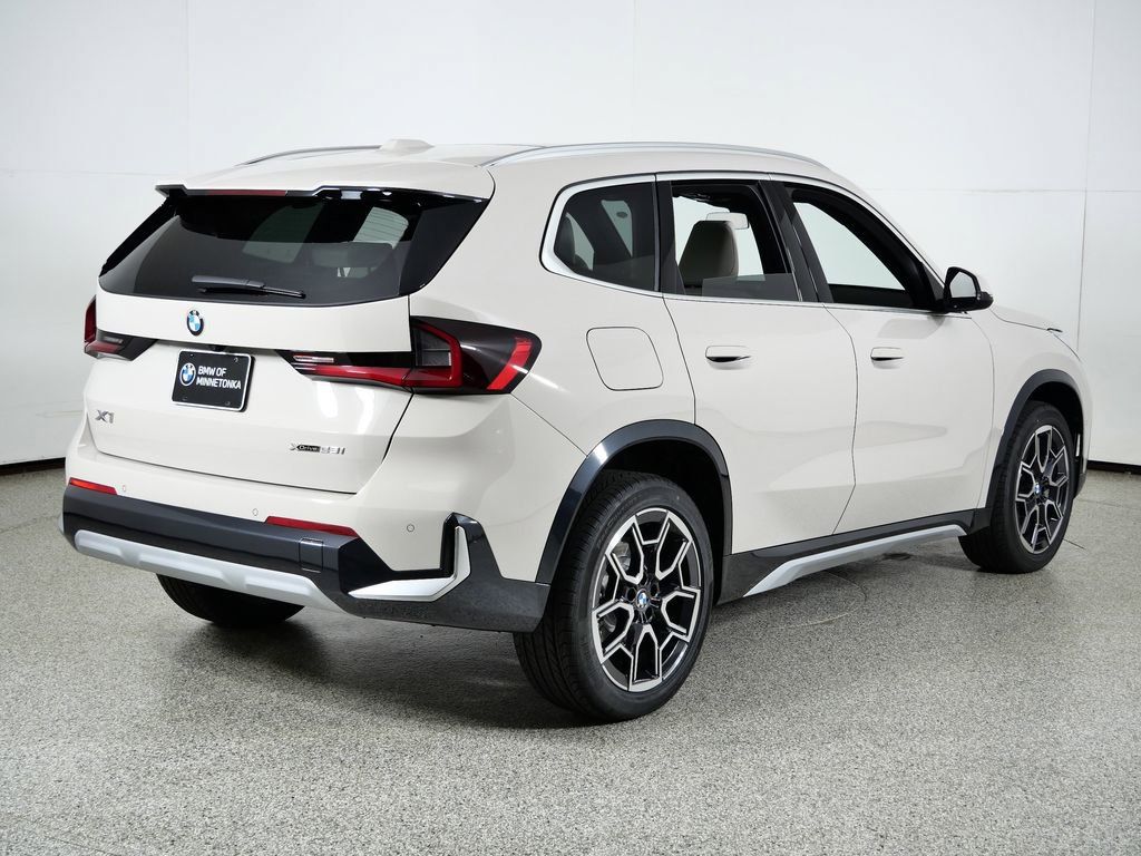 Thumbnail: 2026 BMW X1 - 11