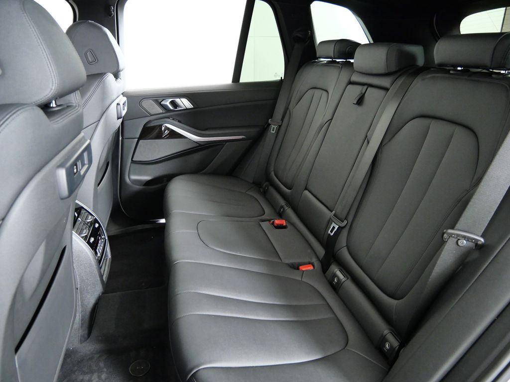 Thumbnail: 2020 BMW X5 - 33