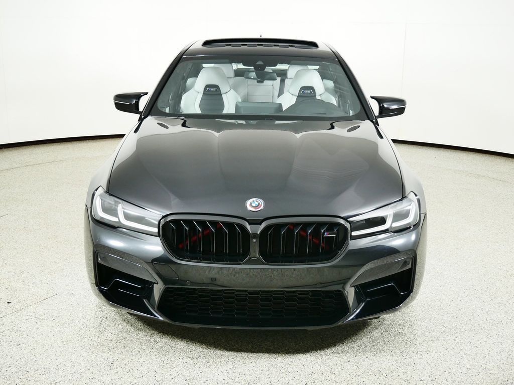 Thumbnail: 2023 BMW M5 - 16
