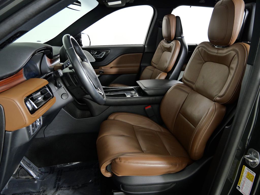 Thumbnail: 2023 Lincoln Aviator - 35