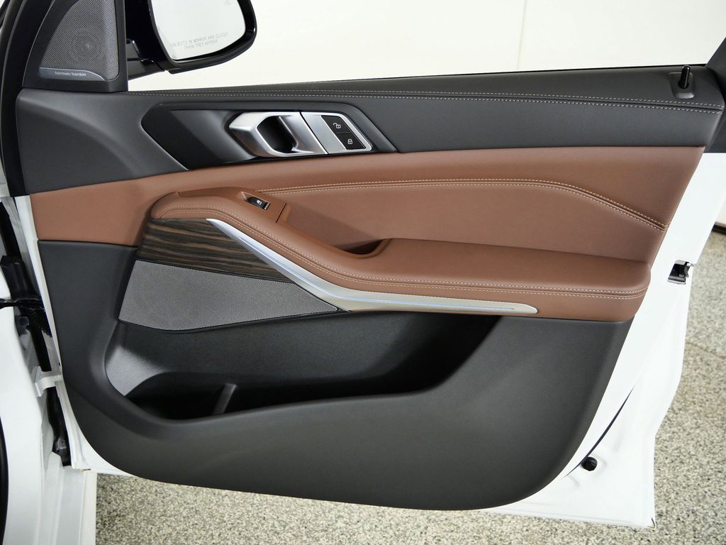 Thumbnail: 2026 BMW X5 - 19