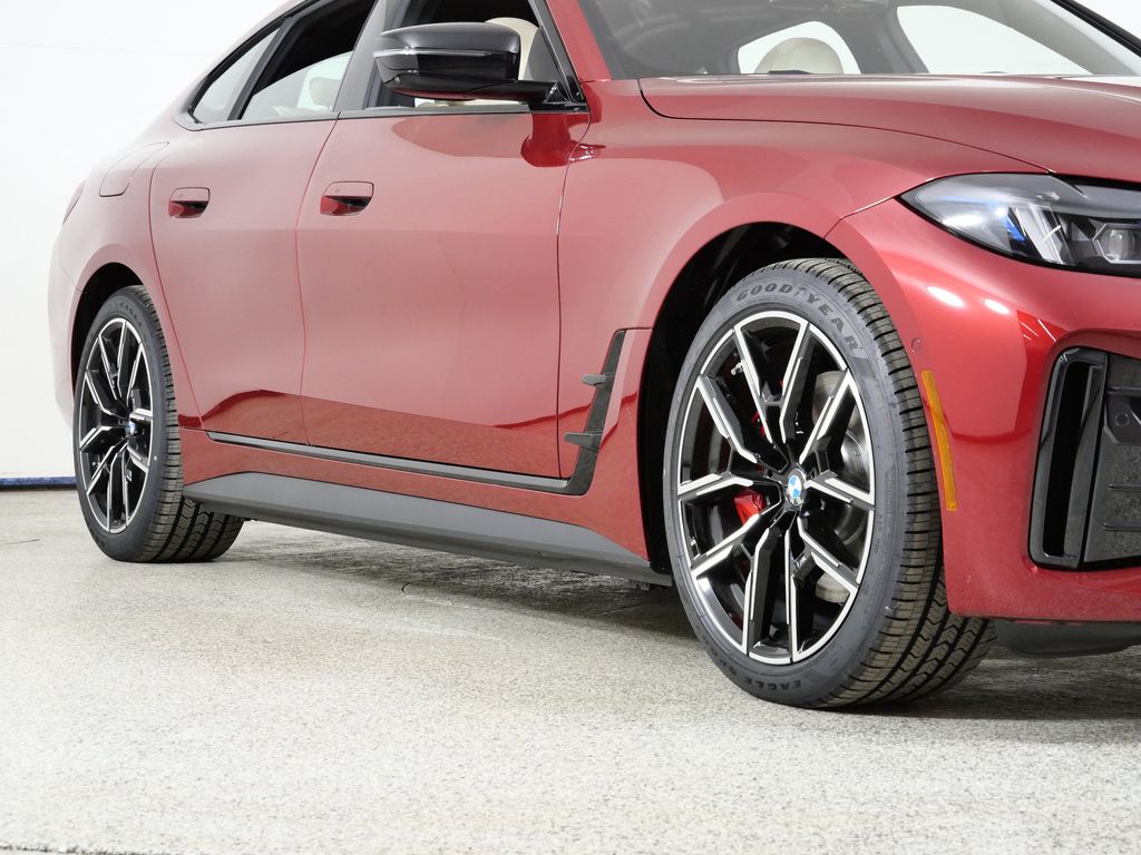 Thumbnail: 2026 BMW i4 - 6