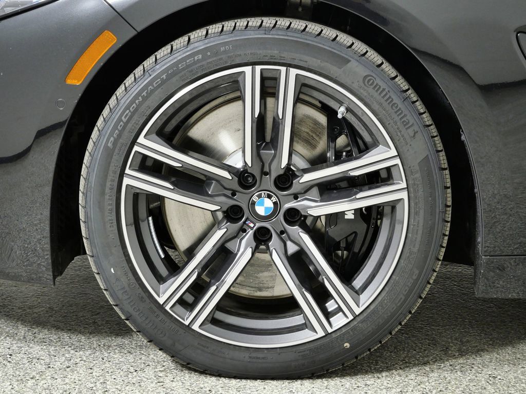 Thumbnail: 2026 BMW 8 Series - 19