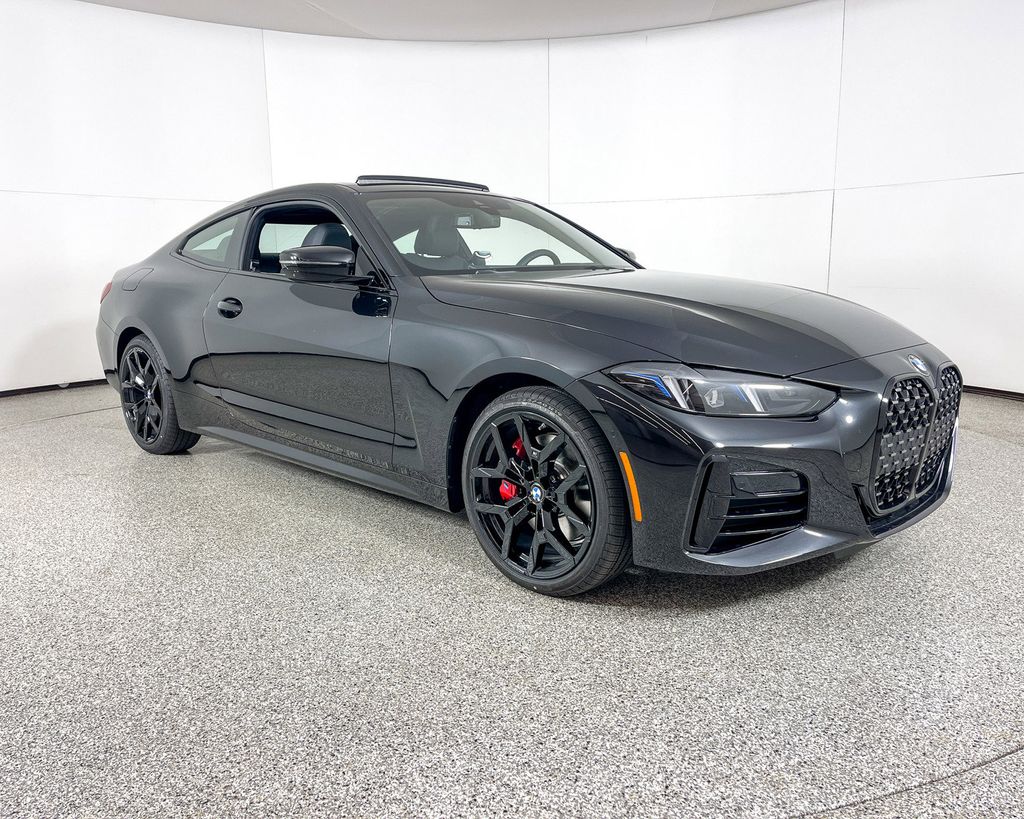 Thumbnail: 2025 BMW 4 Series - 4
