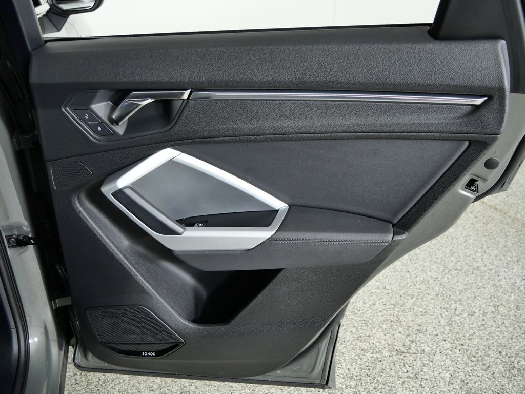 Thumbnail: 2022 Audi Q3 - 26