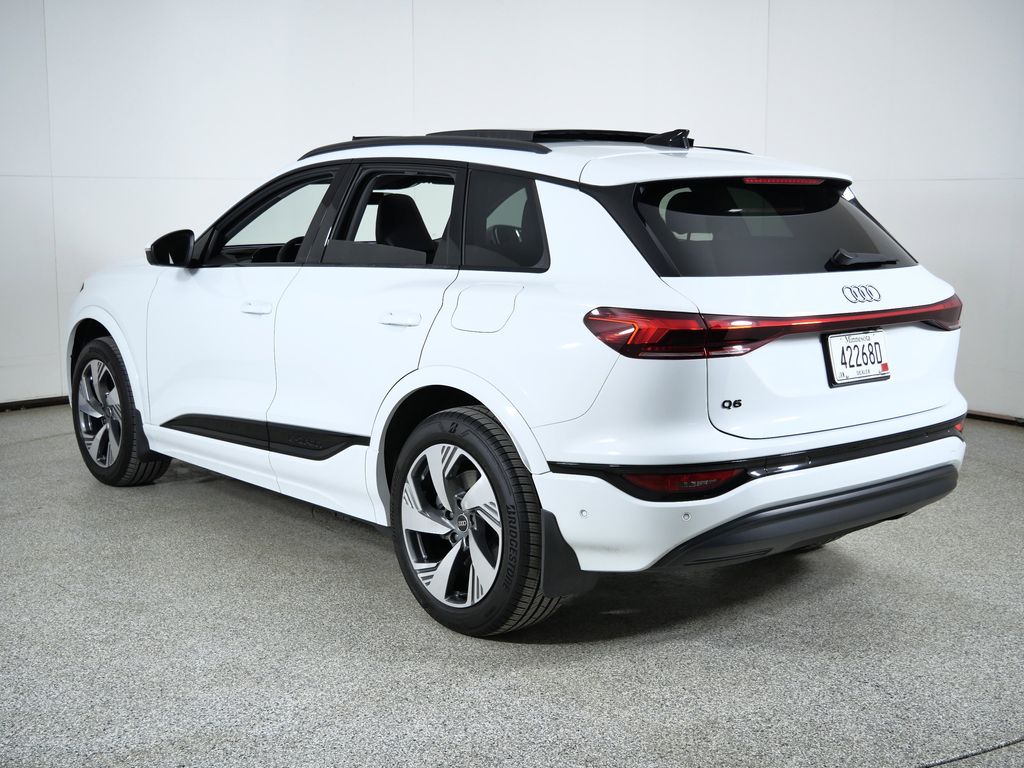 Thumbnail: 2025 Audi Q6 e-tron - 15