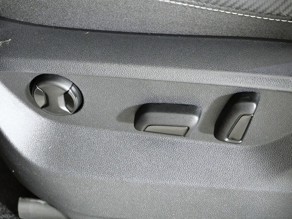 Thumbnail: 2023 Volkswagen Atlas - 38