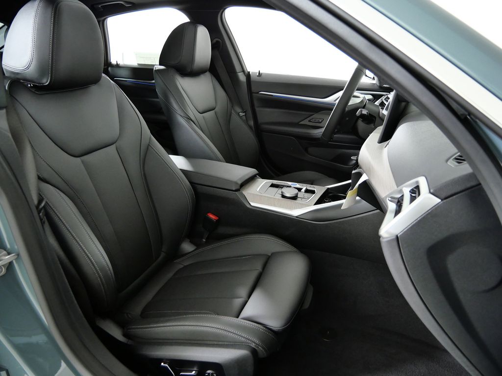 Thumbnail: 2026 BMW i4 - 21